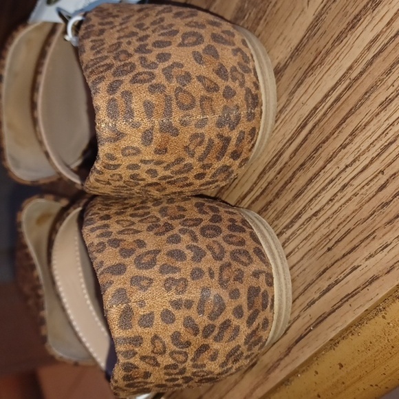 Universal Thread Leopard Print Flats NEW WITH TAGS Carmela - Picture 5 of 6